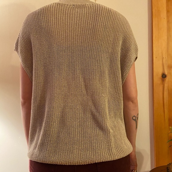 -SOLD- h&m sweater knit tank/vest - Picture 2 of 3